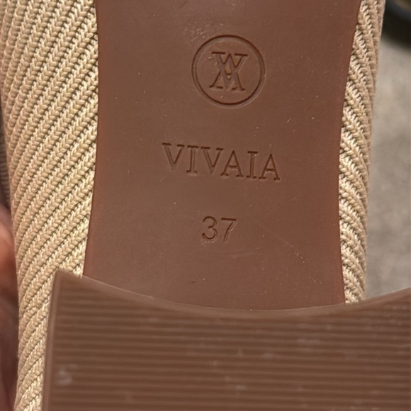 VIVAIA Women's Beige Block Heel Shoes - Picture 6 of 6